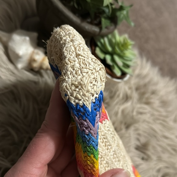 Vintage Woven Clutch-Made in Hong Kong-Wooden Top Closure-Rainbow Exterior - Picture 9 of 17